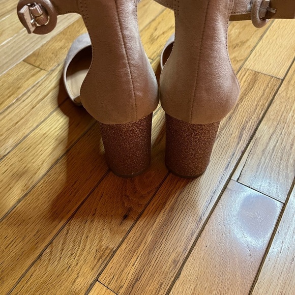 LC Lauren Conrad Hydrangea Womens High Heels Gold and Glitter Suede Size 10 - Picture 3 of 7